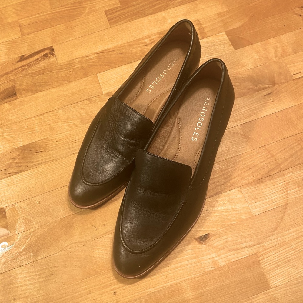 BLACK LEATHER LOAFERS